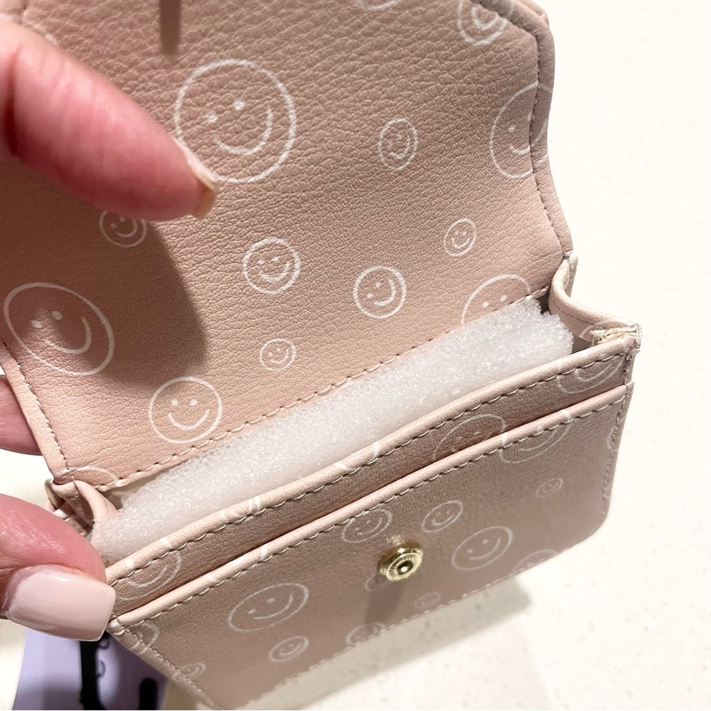 Madden Girl Smiley Face Pouch - Picture 8 of 8